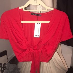 BOOHOO RED FRONT TIE CROP TOP